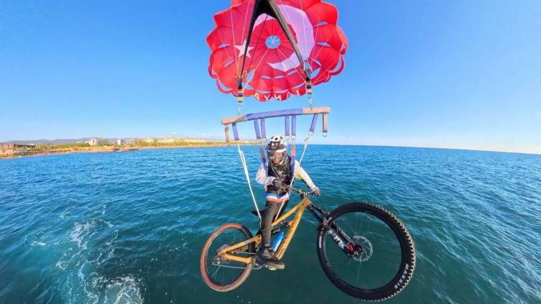 Alanya Semalarında Türk Bayraklı Bisiklet Şovu Nefes Kesti! 7